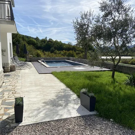 Tonzzini Holiday home *